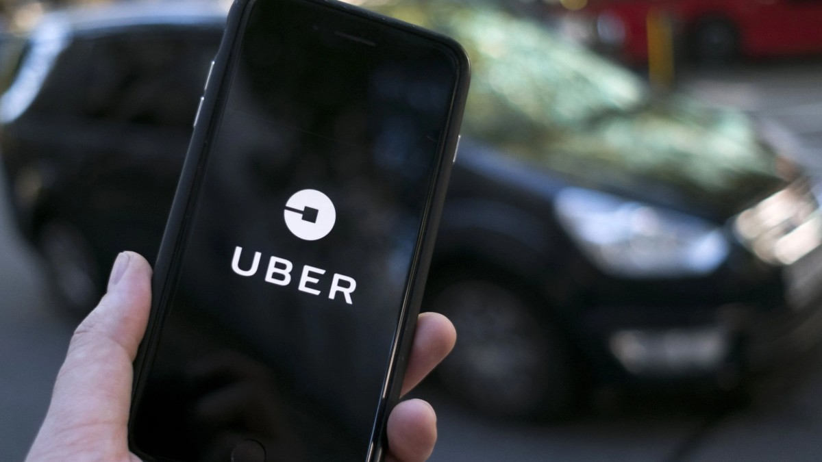 Chófer de Uber amenaza a un usuario por no cancelar un viaje