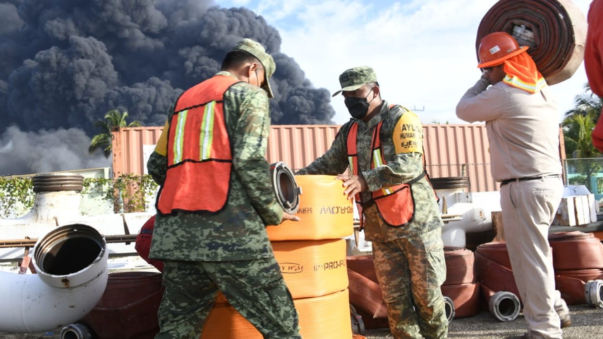 Establece Sedena puente aéreo en apoyo a combate de incendio en Cuba