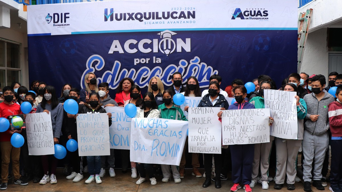 Huixquilucan entrega rehabilitación de dos escuelas