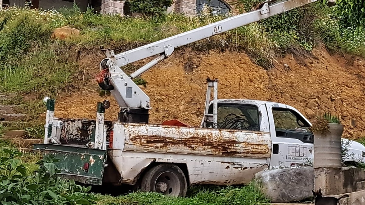 Se niegan a cambiar luminarias hasta que la presidenta de La Paz autorice