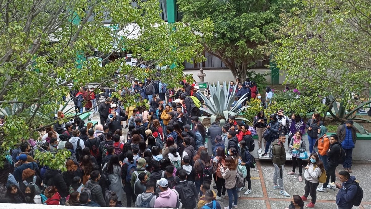 Protestan estudiantes de la UTN por cobros excesivos en el plantel