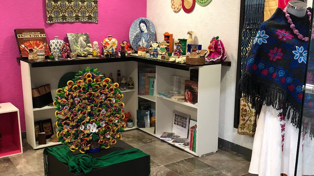 En Edomex se realiza venta de artesanías alusivas a día de muertos