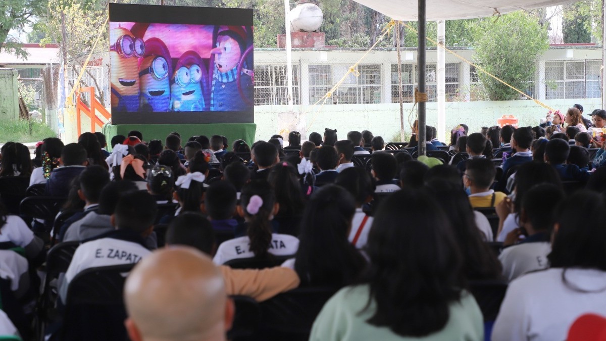 Ecatepec lleva funciones de cine a más de 100 escuelas