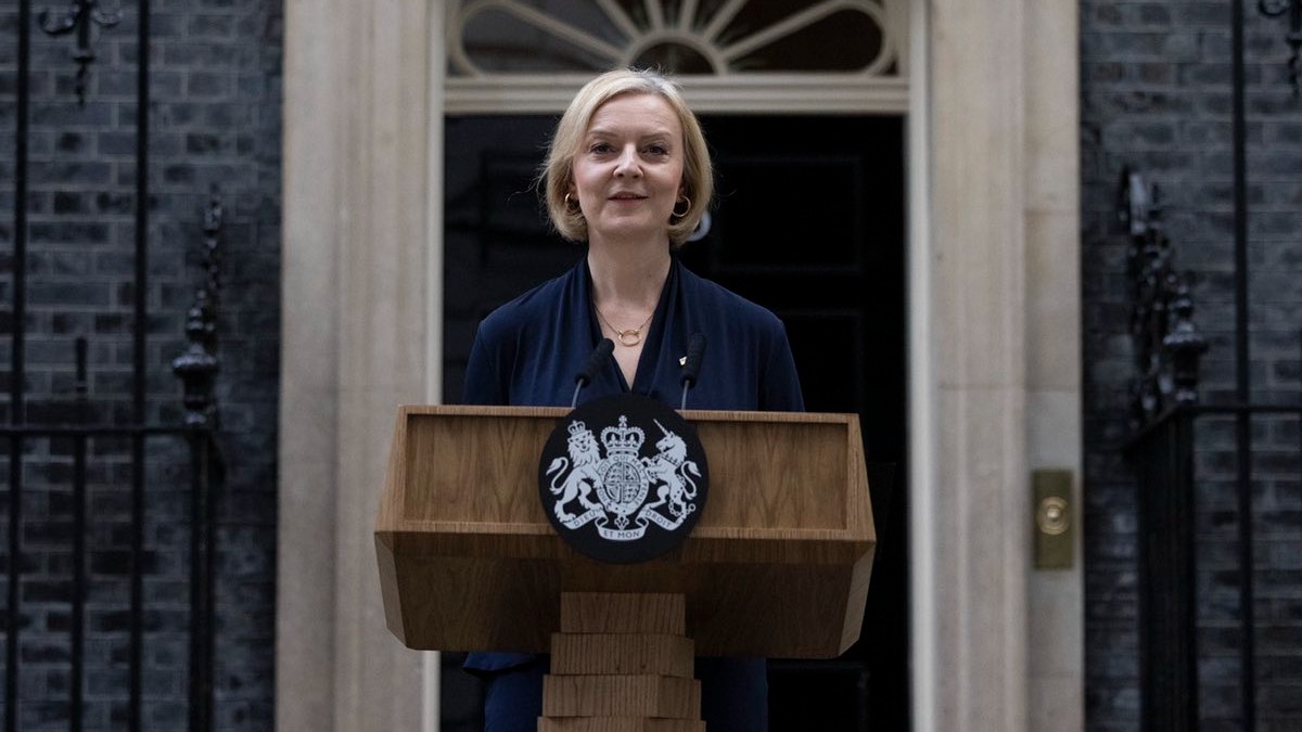 Renuncia la primera ministra británica Liz Truss