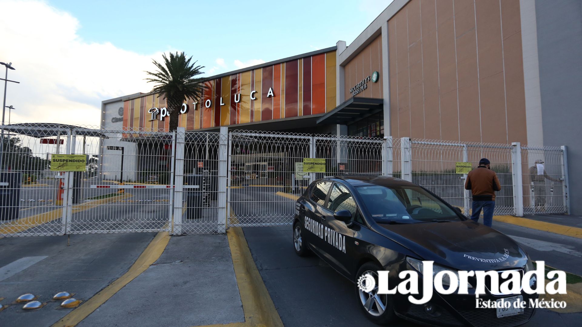 ¿Por qué cerraron Patio Toluca la tarde del viernes?