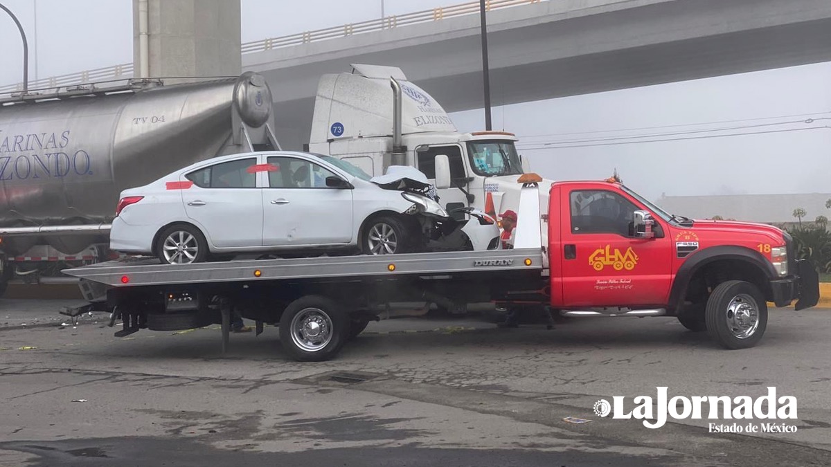 Conductor arrolla a un despachador de gasolina en la México-Toluca