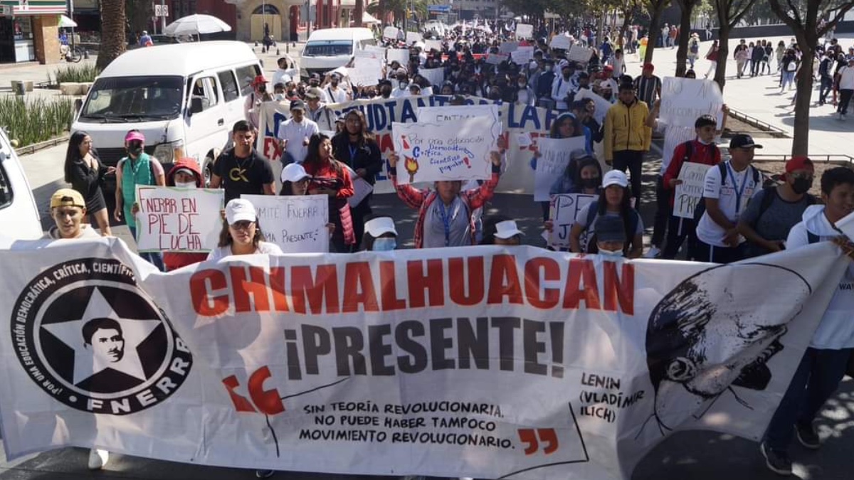 Estudiantes de Chimalhuacán exigen mejores condiciones educativas