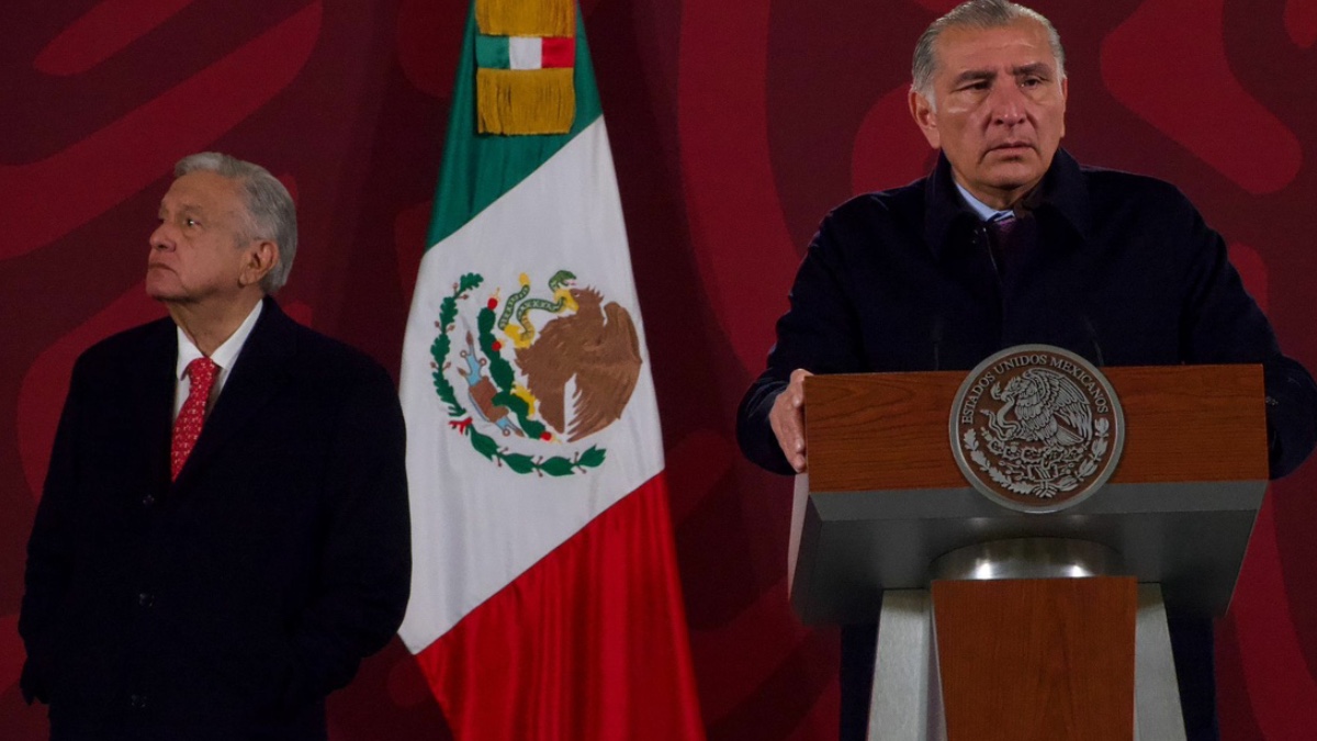 “El duende hizo travesuras”, dice AMLO al aceptar agregados a Plan B