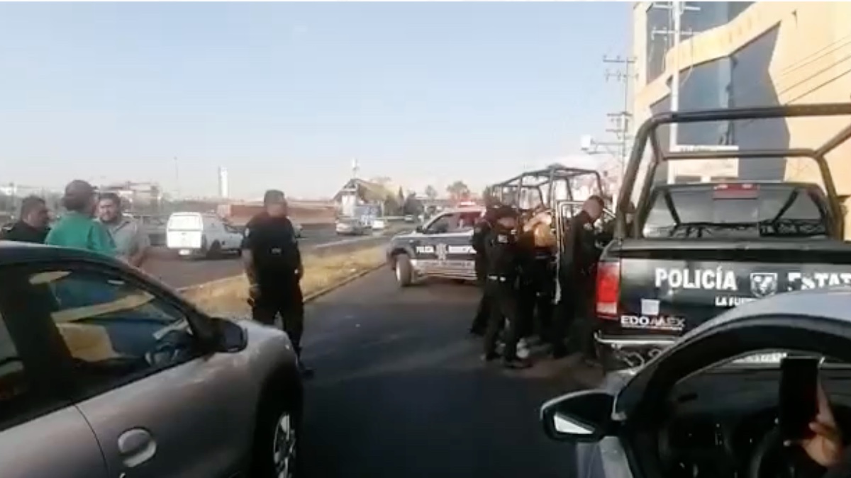 (VIDEO) Balacera en Ecatepec se desata durante detención de un policía