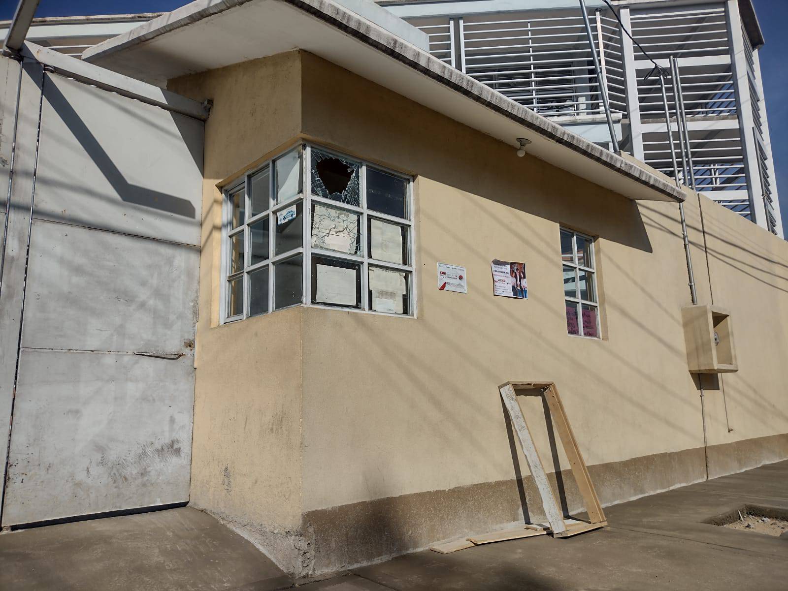 vandalizan-escuela-preparatoria-en-nezahualcoyotl