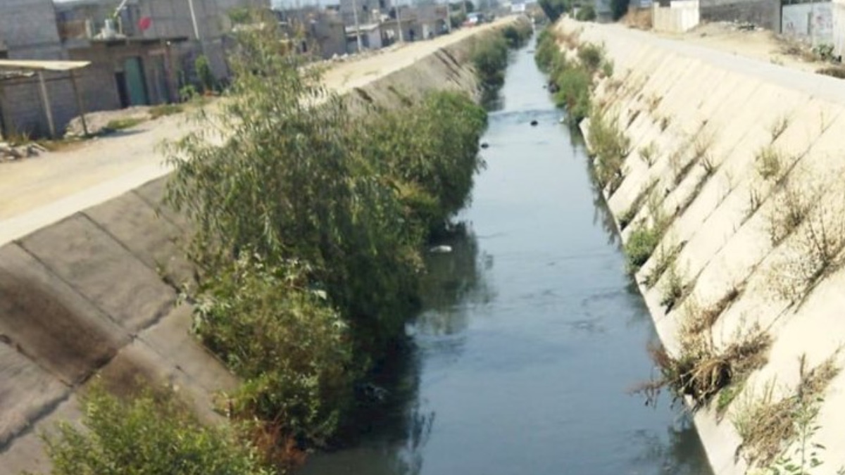 Cadáver con signos de violencia fue localizado en un canal de Chimalhuacán