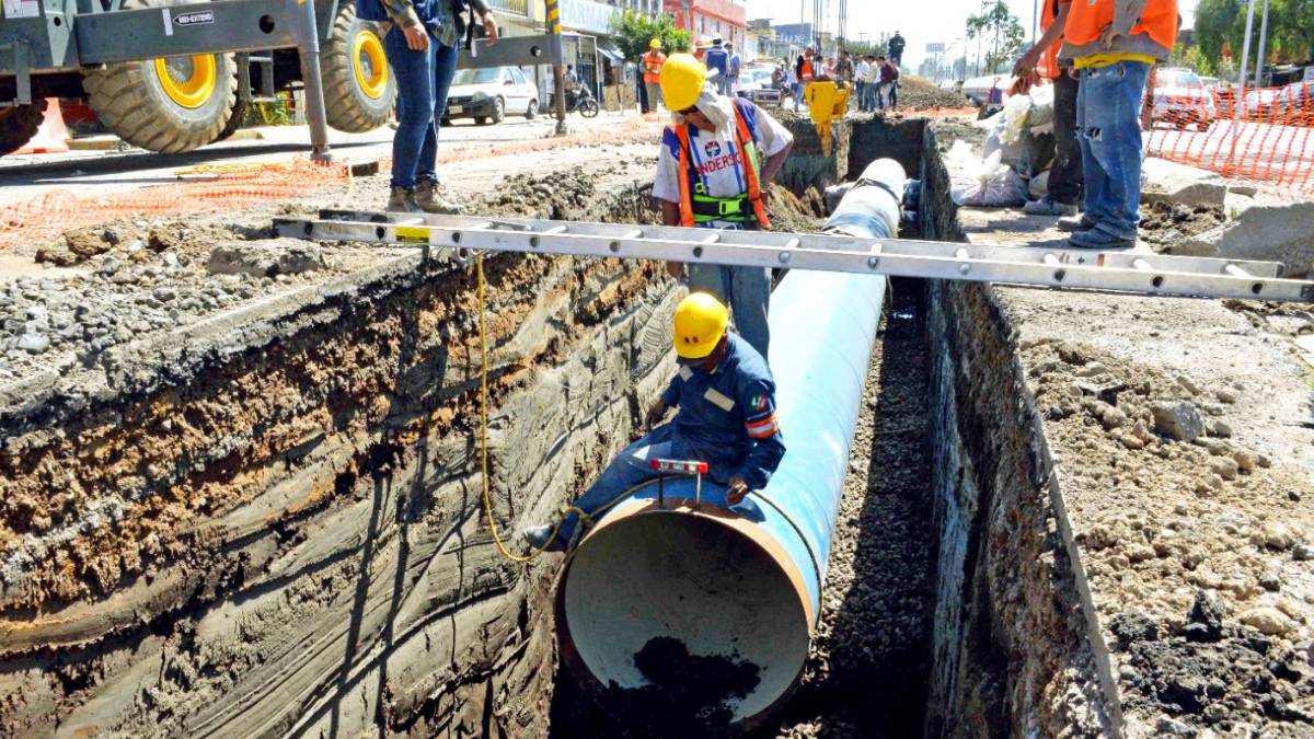 Fuga en macrocircuito dejará sin agua nueve colonias de Nezahualcóyotl