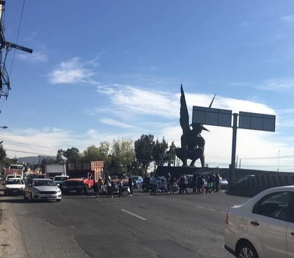 Manifestantes bloquean la México-Pachuca