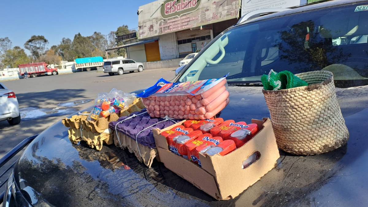 Hijos de campesinos realizan colectas para mantener casas de estudiante