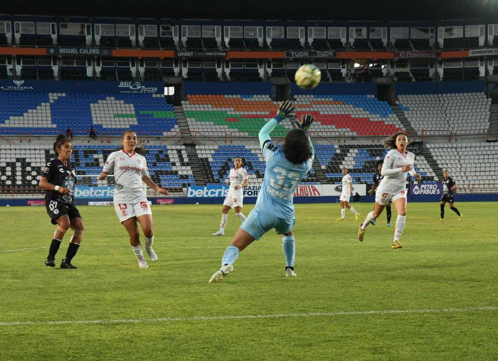 Tuzas propinan goleada histórica a Toluca Femenil