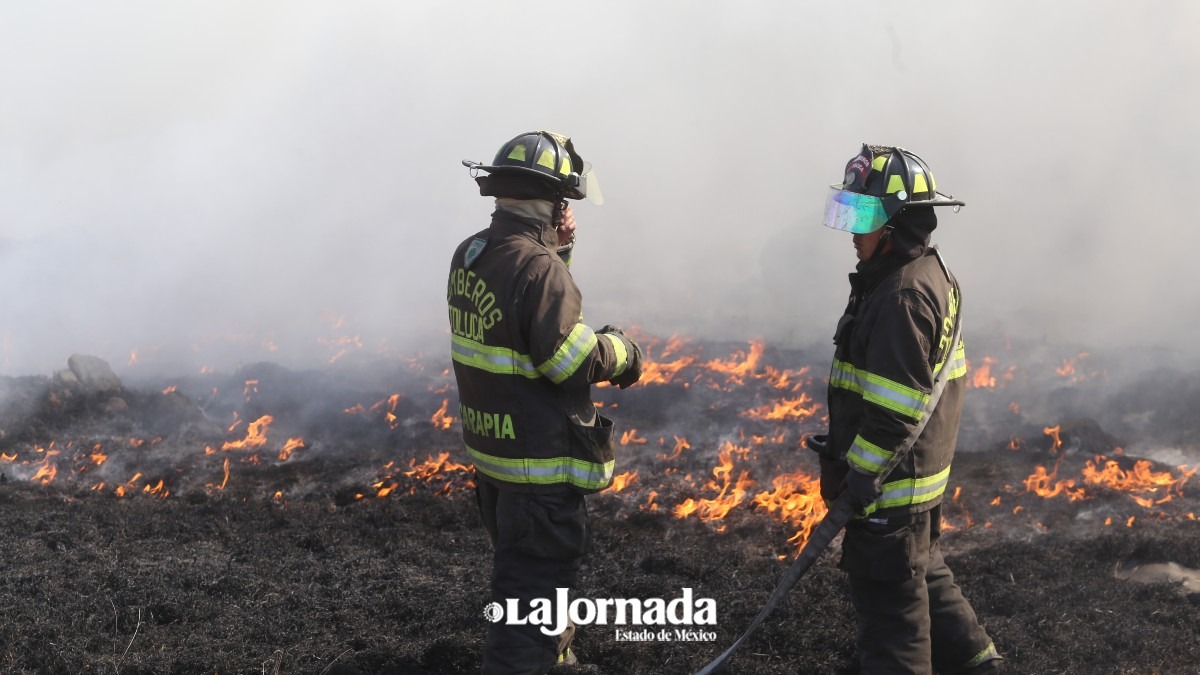 Se registra incendio en zona norte de Toluca