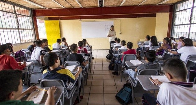 Una cuarta parte de la población mayor de 15 años tiene rezago educativo en Edomex