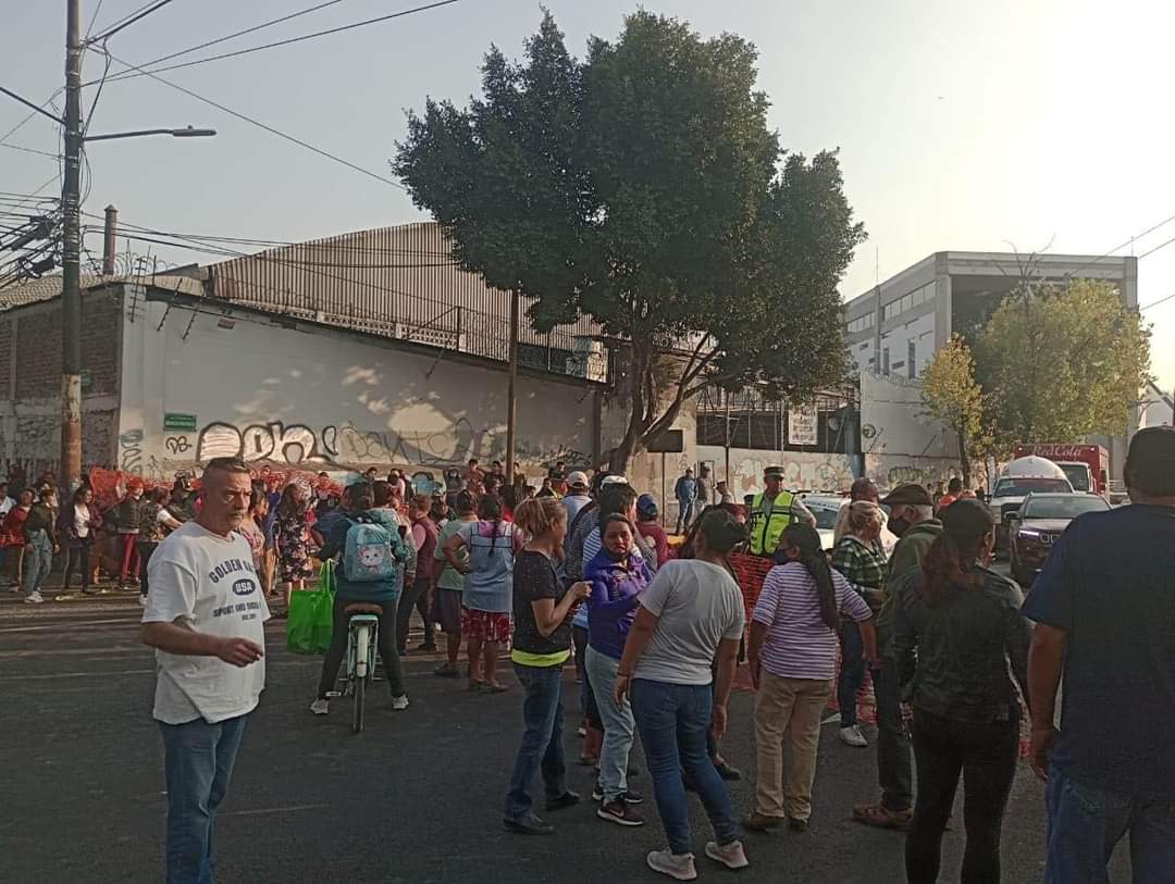 Habitantes de la laguna en San Juan Ixhuatepec bloquean la México-Pachuca