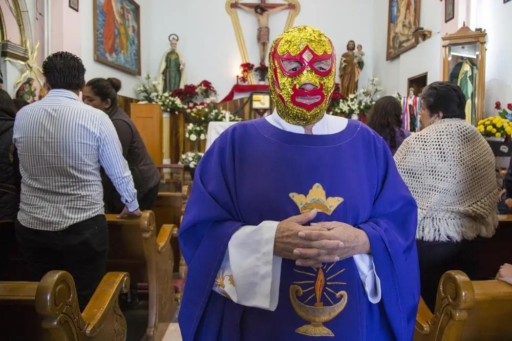 Fray Tormenta, el sacerdote que se hizo luchador