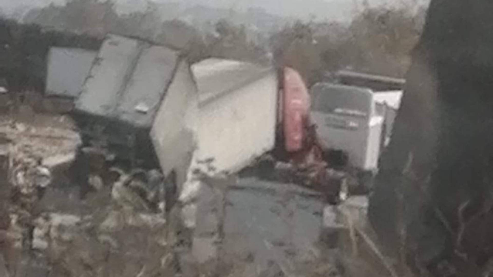 Volcadura de un tráiler causa tremendo caos vial en la Chamapa-Lechería