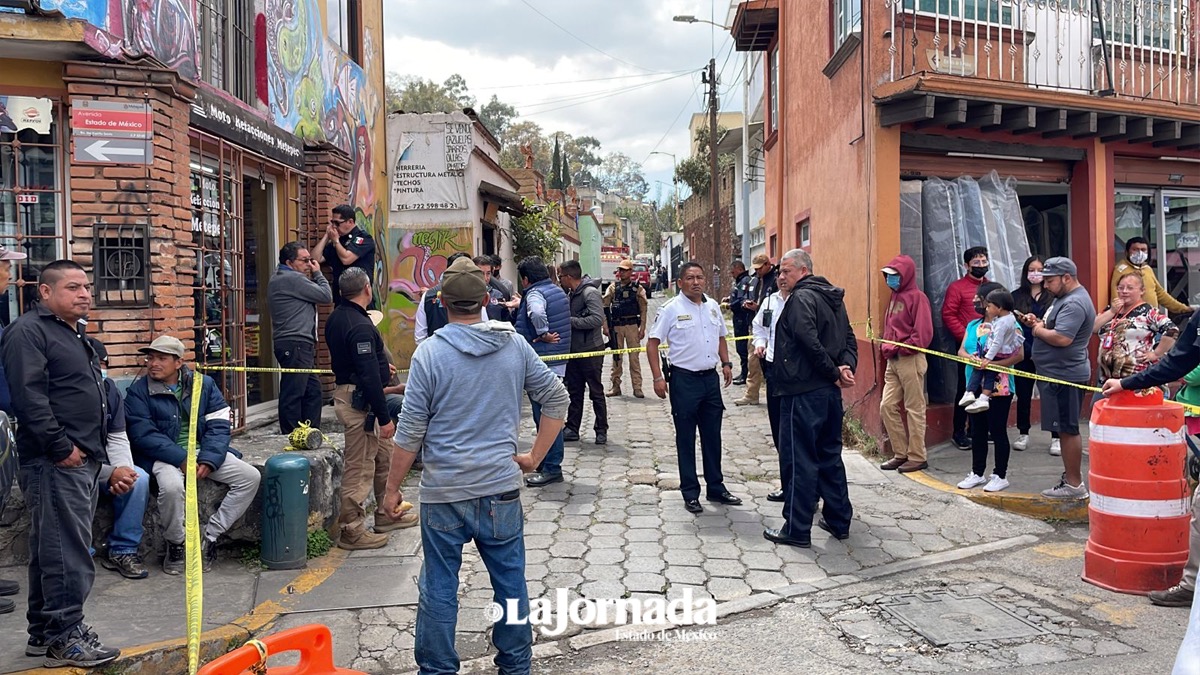 Video: Explota taller clandestino de pirotecnia en Metepec; un muerto