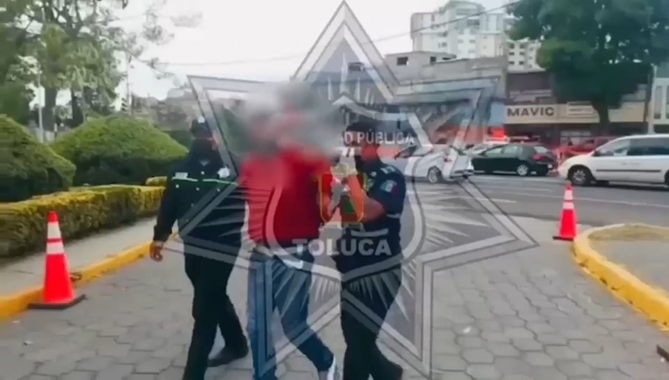 Detienen a hombre que asaltaba Oxxo’s en Edomex