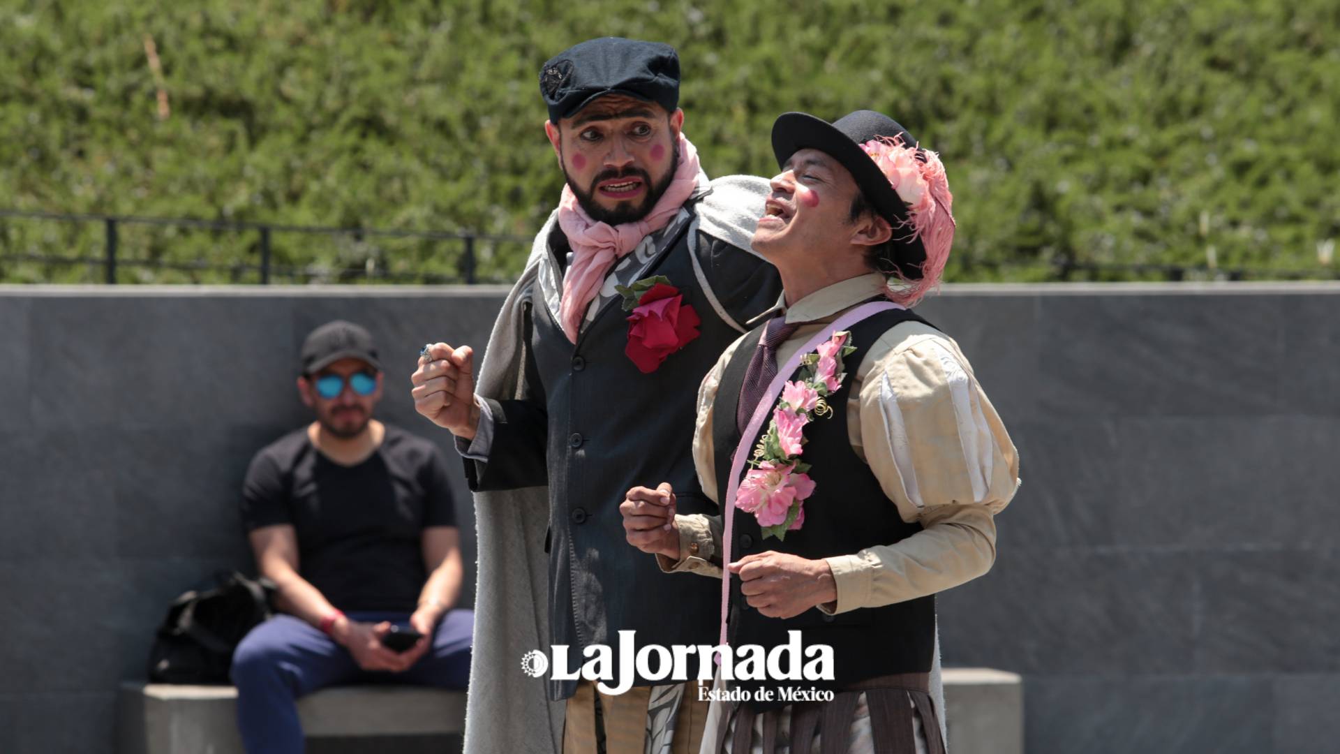 El Teatro inunda calles de Toluca