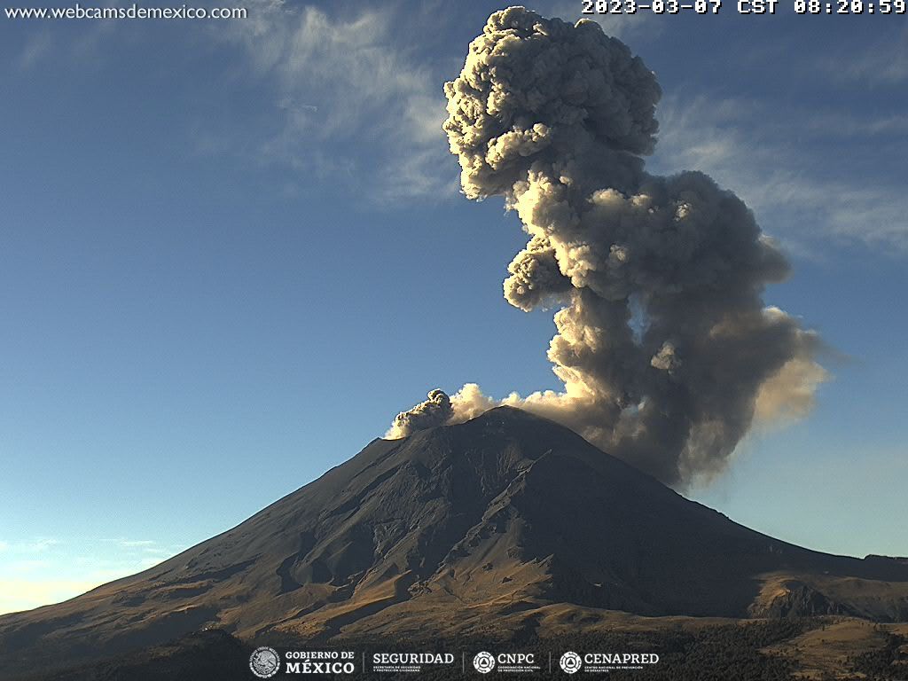 Esperan caída de ceniza del Popocatépetl en comunidades cercanas