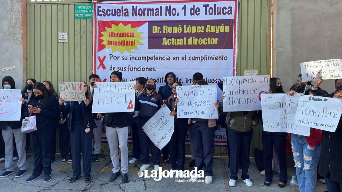 Estudiantes de la Normal no. 1 van a paro, piden destitución de director