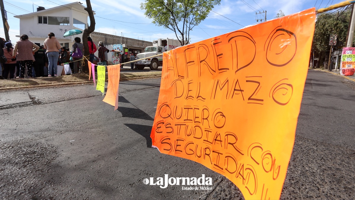 Video: Padres de familia bloquean Paseo Matlazincas