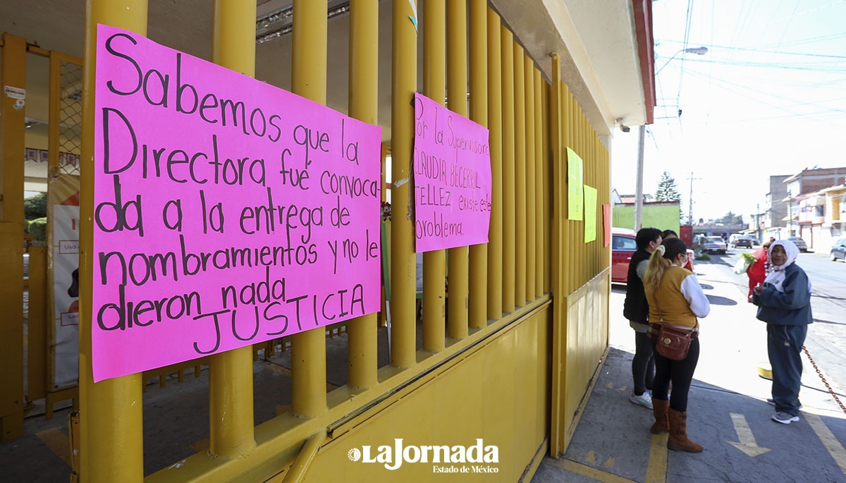 Piden que Narda Navarro continúe al frente de un kínder en San Mateo Oxtotitlán