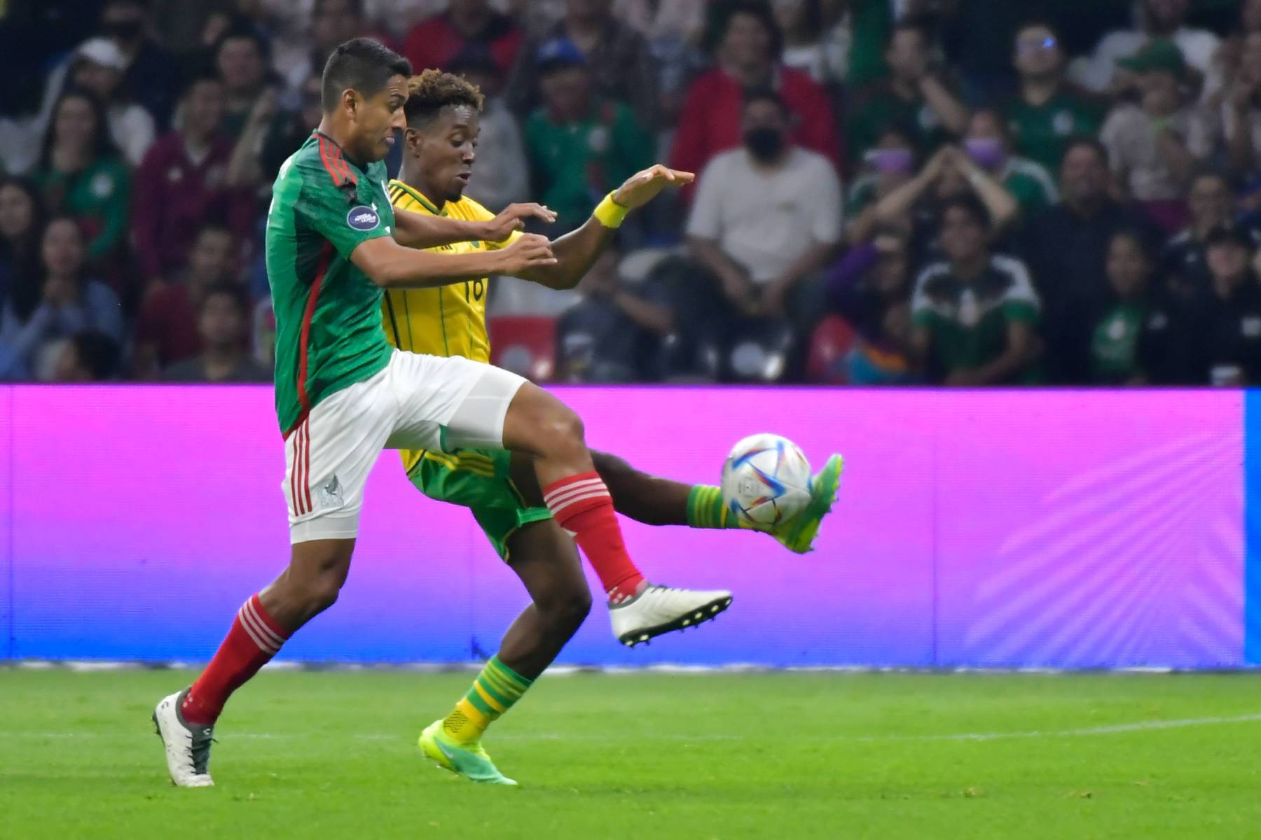 México rescata el empate ante Jamaica en el Estadio Azteca