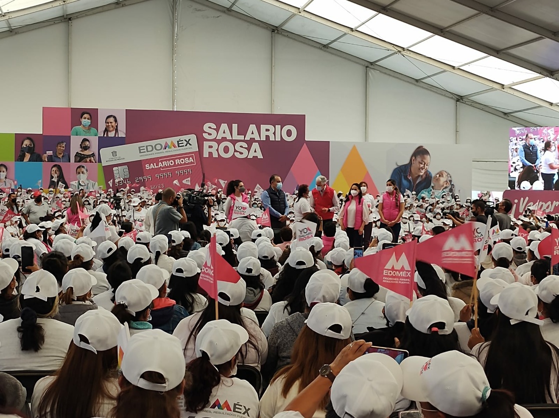 Entrega del Salario Rosa a más de medio millón de mujeres del Estado de México. Foto: La Jornada Nacional