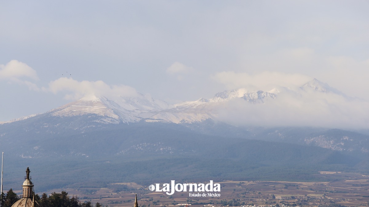 Granizadas dejan blanca postal en el Xinantécatl