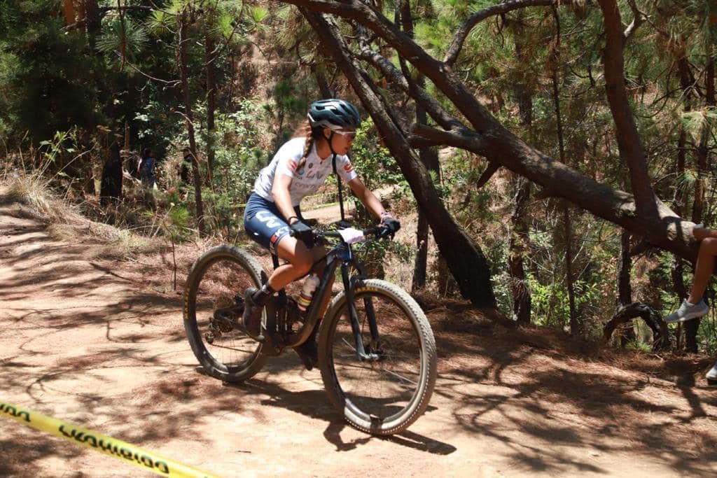 Ciclistas de Huixquilucan y Valle de Bravo brillan en el estatal de ciclismo de montaña