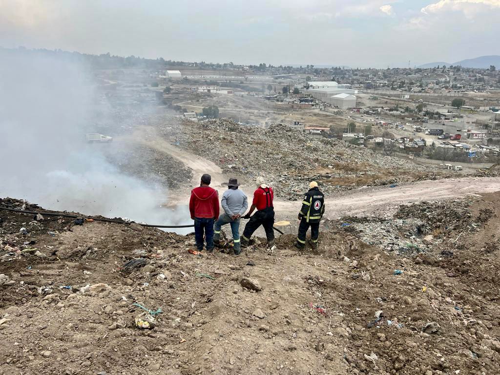 Fue controlado el incendio del tiradero clandestino de Tepotzotlán