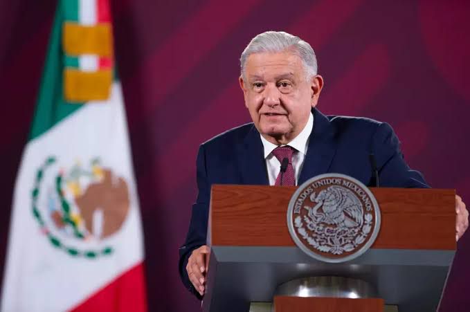 AMLO niega modificar concesiones de radio y tv