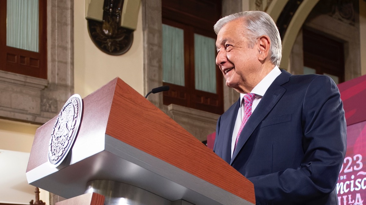 AMLO pide restablecer platón en SCJN, pero de manera pacífica