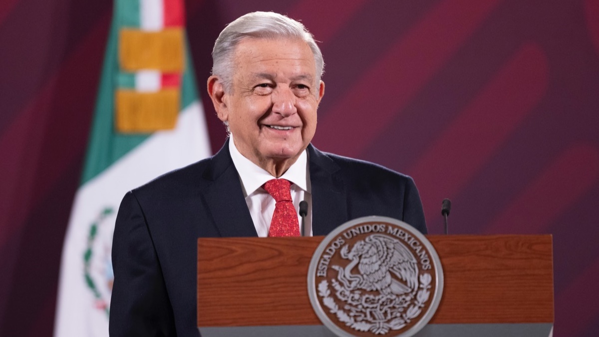 AMLO pide a hispanos no votar por Ron DeSantis