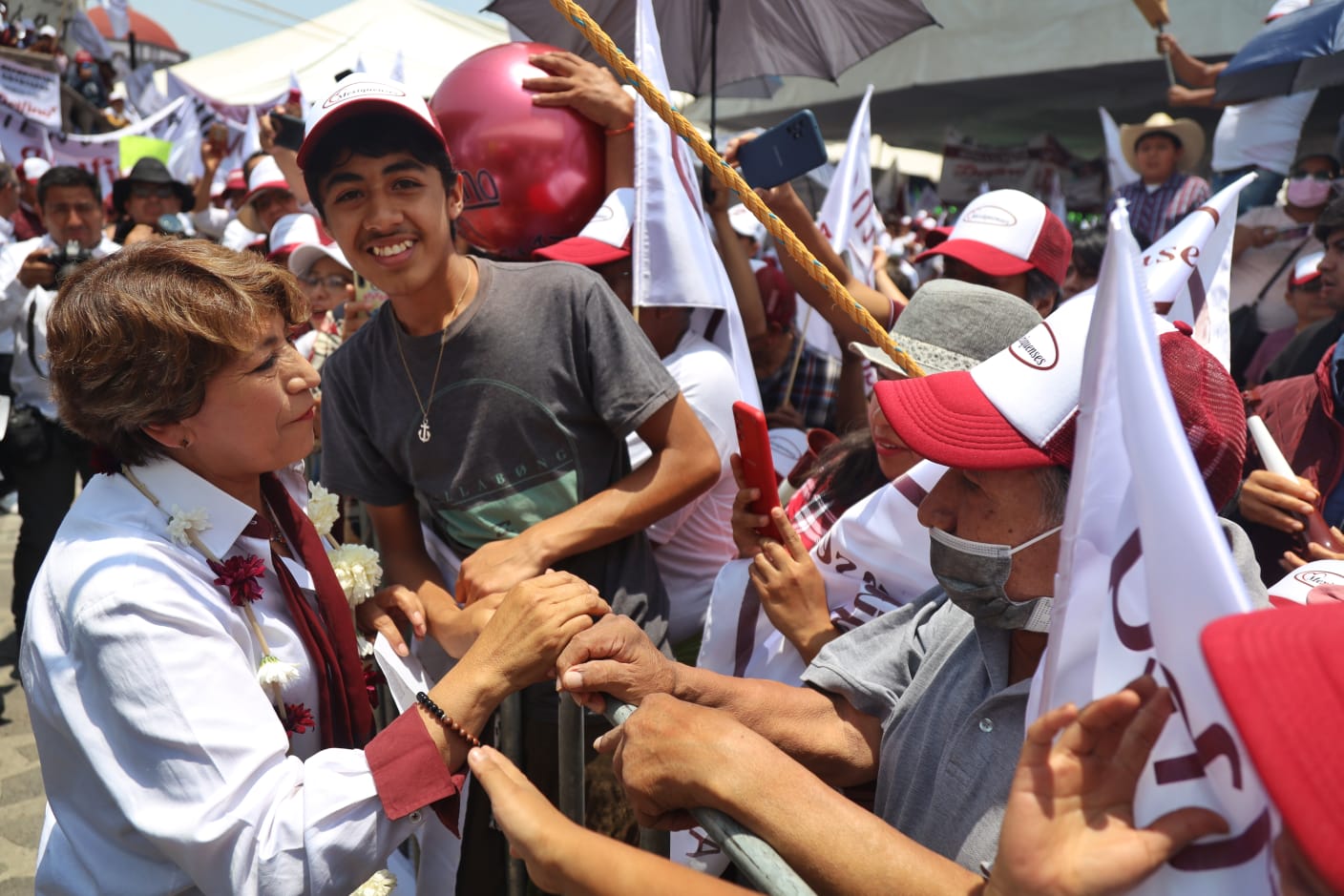 Delfina Gómez pide redoblar esfuerzos a la militancia, en Coyotepec