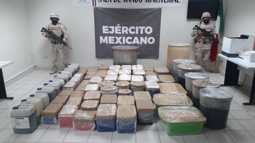 Sedena y FGR decomisan 900 kilos de metanfetamina