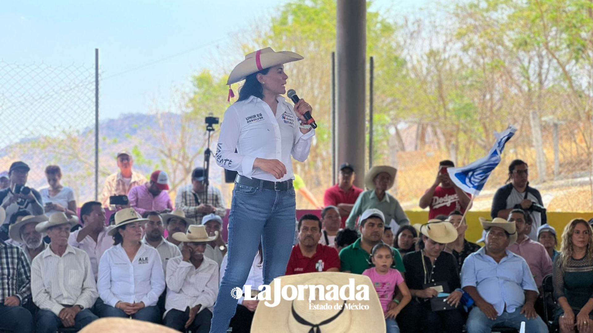 Reitera Alejandra del Moral Vela apoyo al campo del sur, encabeza foro ganadero