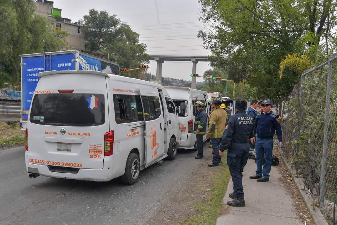 Choque de unidades en la carretera Nicolás Romero-Atizapán