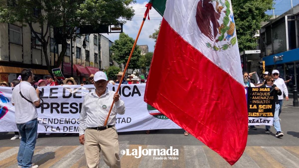 Replican en Edomex marcha en defensa de la SCJN