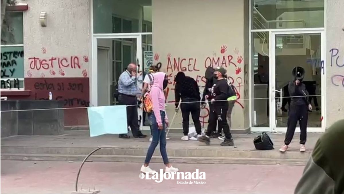 Vandalizan Fiscalía Regional de Nezahualcóyotl durante protesta