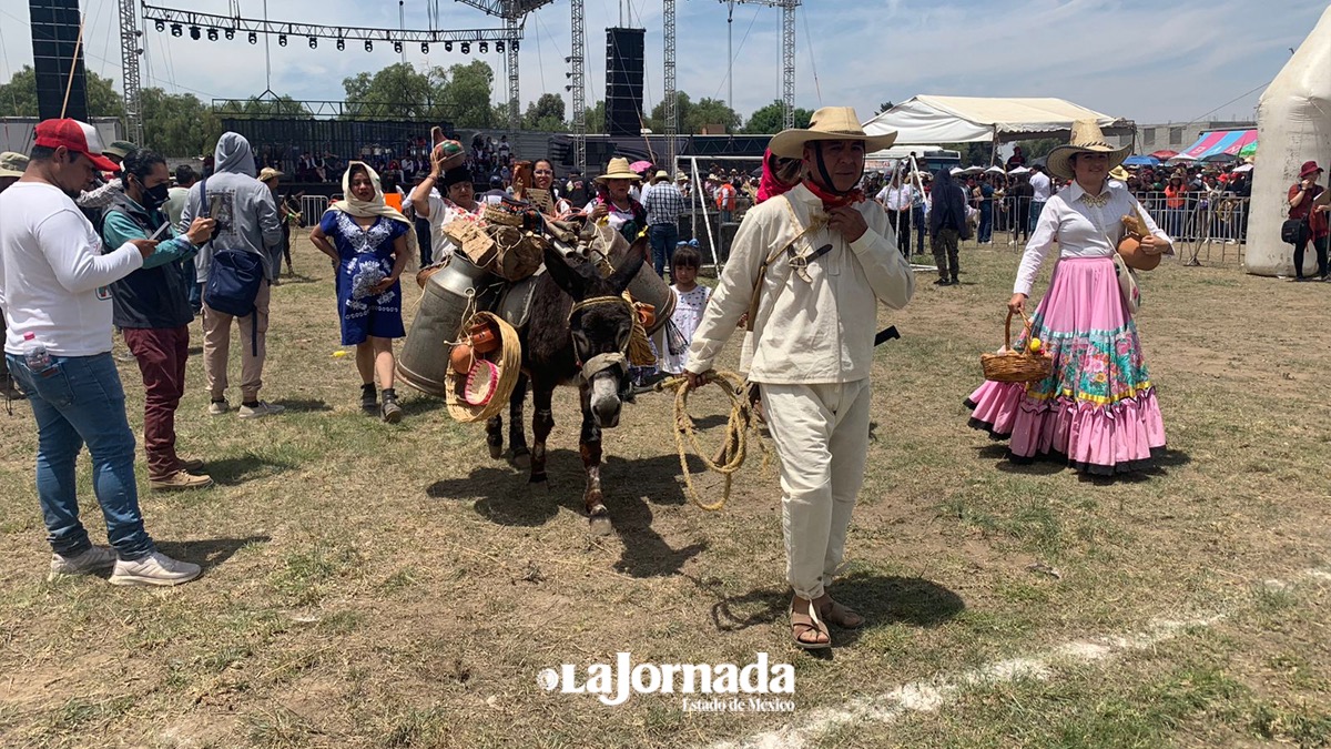 Realizan Feria del Burro 2023 en Otumba