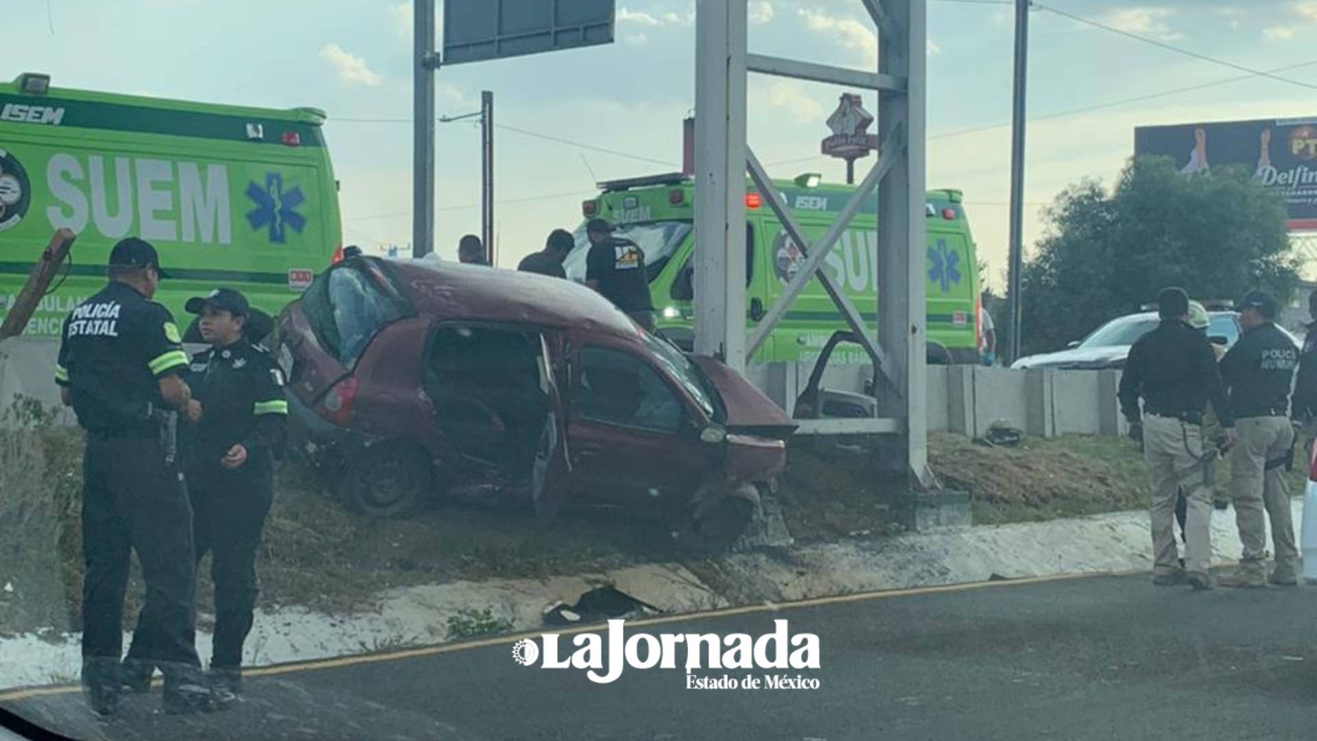 Reportan accidente en Tollocan antes del puente de San Mateo Atenco