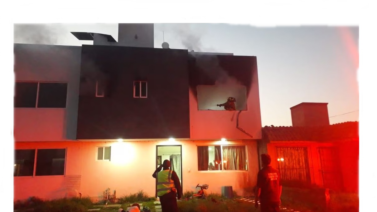 San Mateo Atenco: Hombre incendia su casa con familia adentro