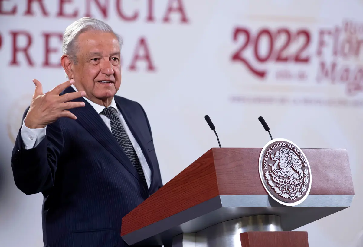 AMLO descarta crisis eléctrica en México 