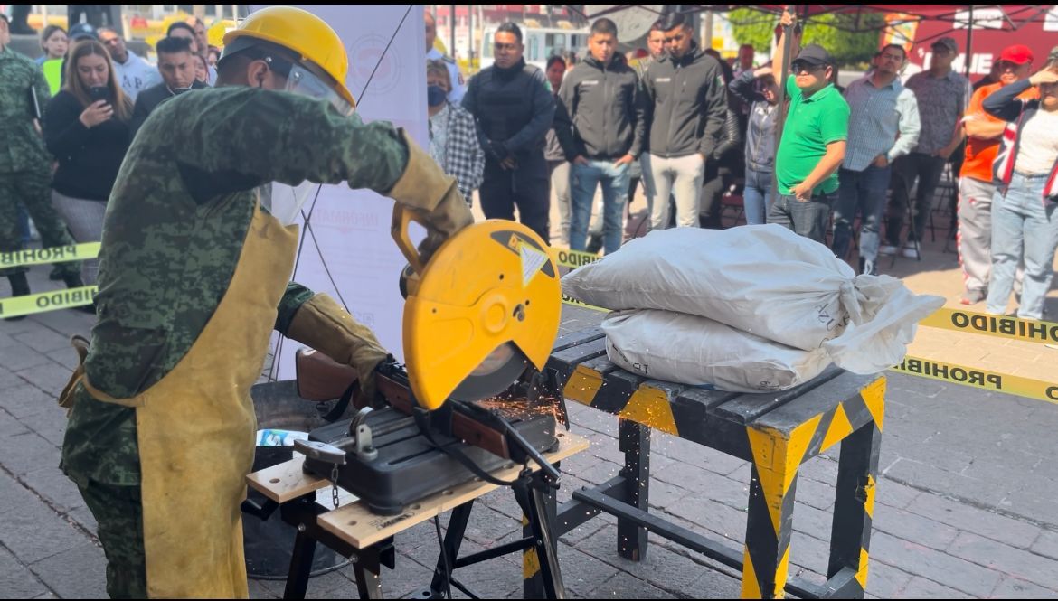 SEDENA canjea 550 armas tipo pluma en un mes